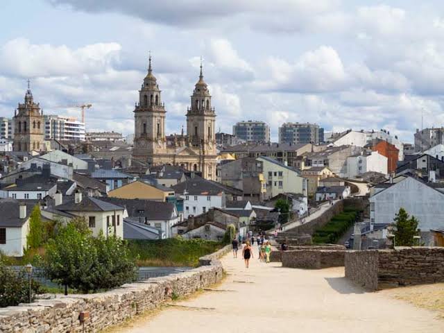 Lugo y Muralla Romana